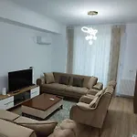 Sea&lake דירה