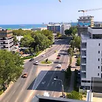 Sea&lake דירה