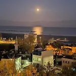 Sea&lake דירה