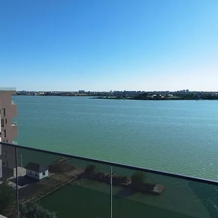 Sea&lake Apartment Mamaia